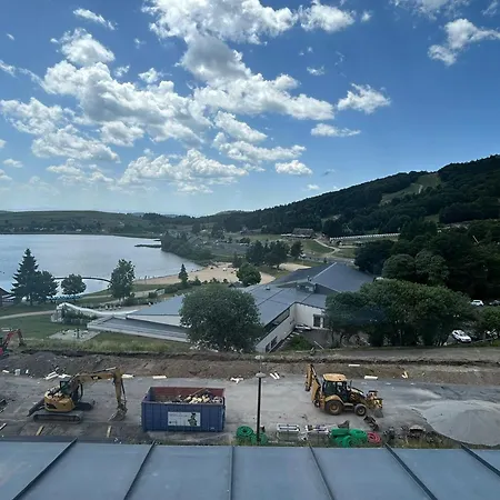 Spacieux En Montagne Avec Loggia, Au Coeur De La Station, Proche Piste Et - Fr-1-814-62 Appartement
