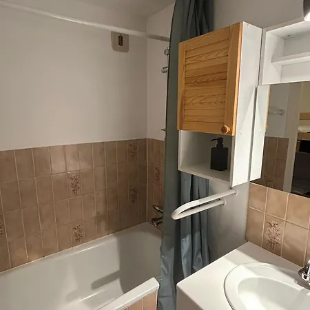 Spacieux En Montagne Avec Loggia, Au Coeur De La Station, Proche Piste Et - Fr-1-814-62