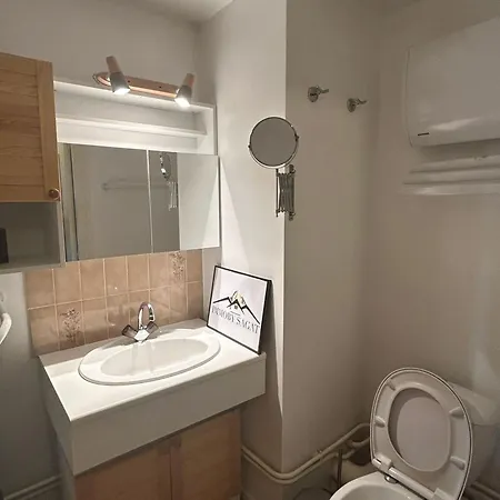 Spacieux En Montagne Avec Loggia, Au Coeur De La Station, Proche Piste Et - Fr-1-814-62 Apartment