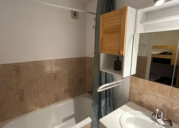 Spacieux En Montagne Avec Loggia, Au Coeur De La Station, Proche Piste Et - Fr-1-814-62